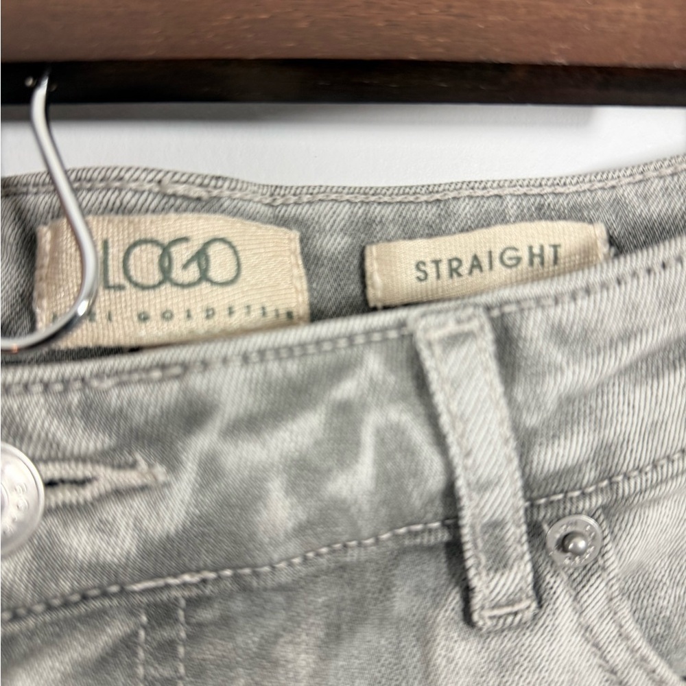 LOGO by Lori Goldstein Women’s Light Gray Straight Jeans Size 10 - Picture 2 of 15